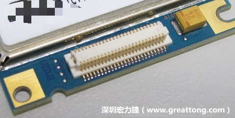 PCBA大講堂：板對板連接器下面裸銅設(shè)計(jì)，造成模組功能不良
